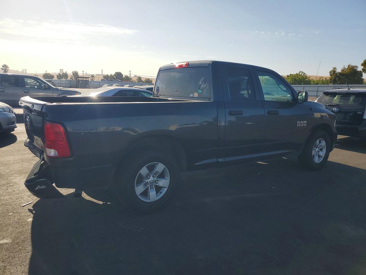 2017 RAM 1500 ST — снимка 3