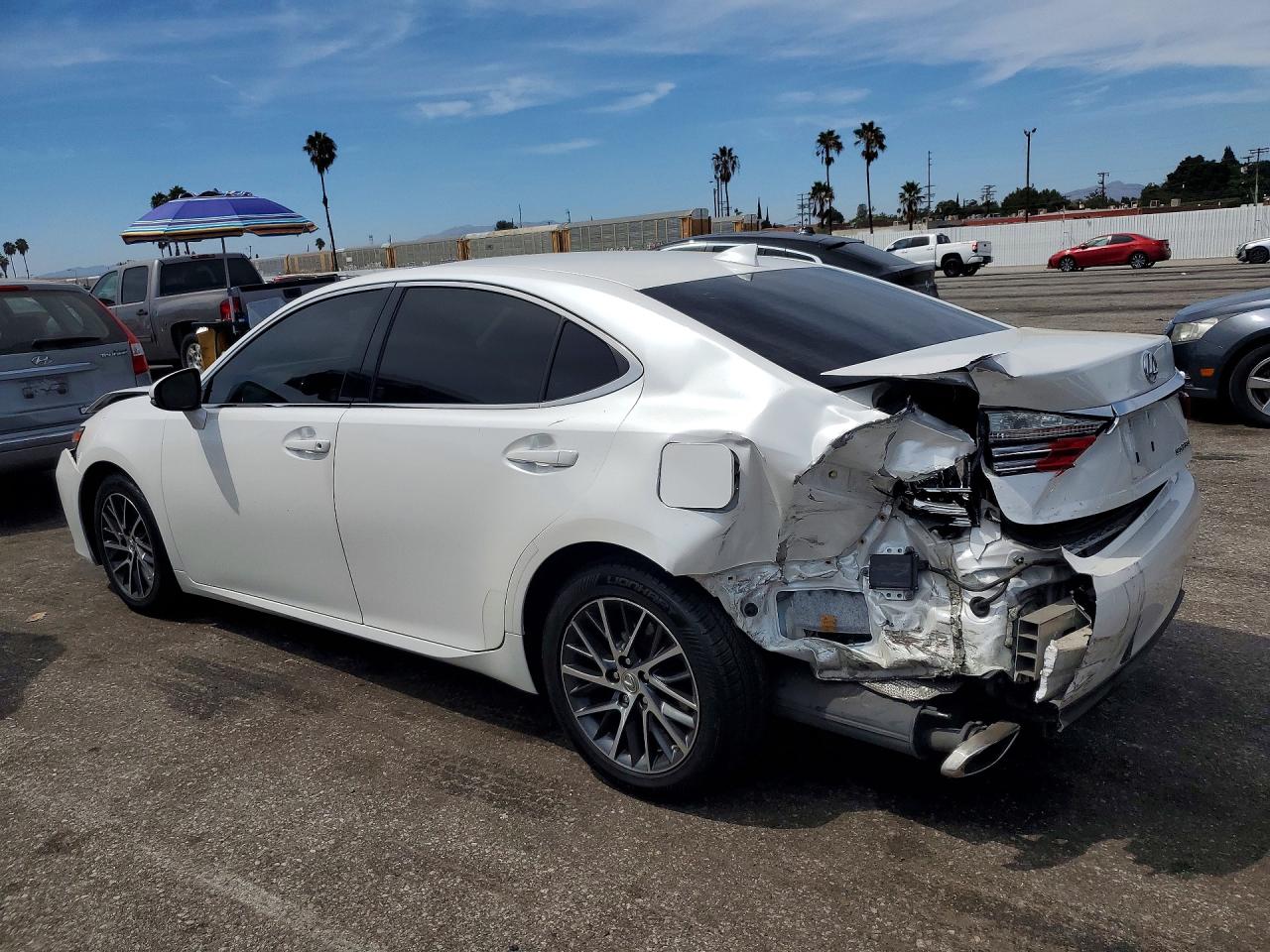2016 LEXUS ES 350 — снимка 2