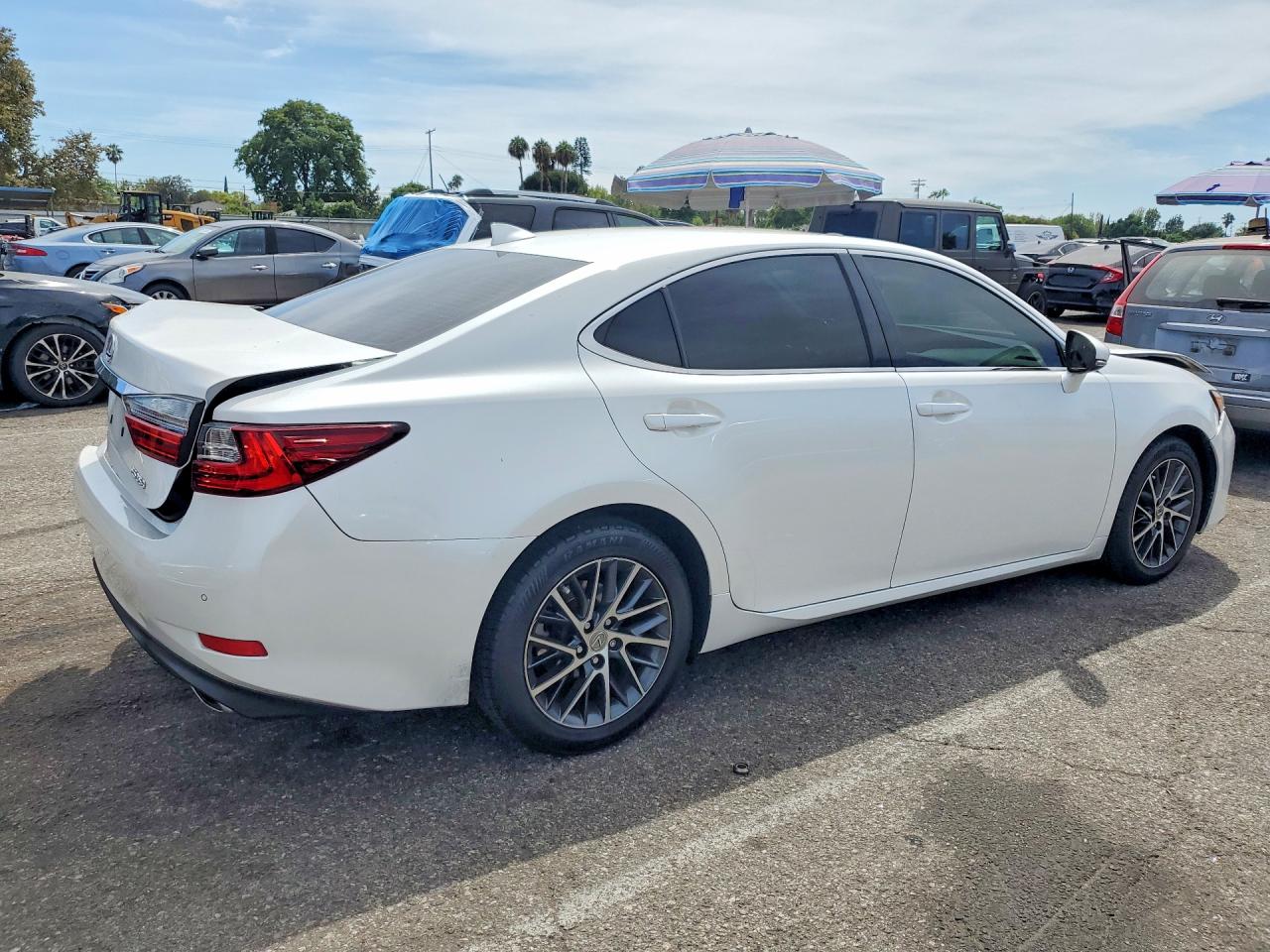 2016 LEXUS ES 350 — снимка 3