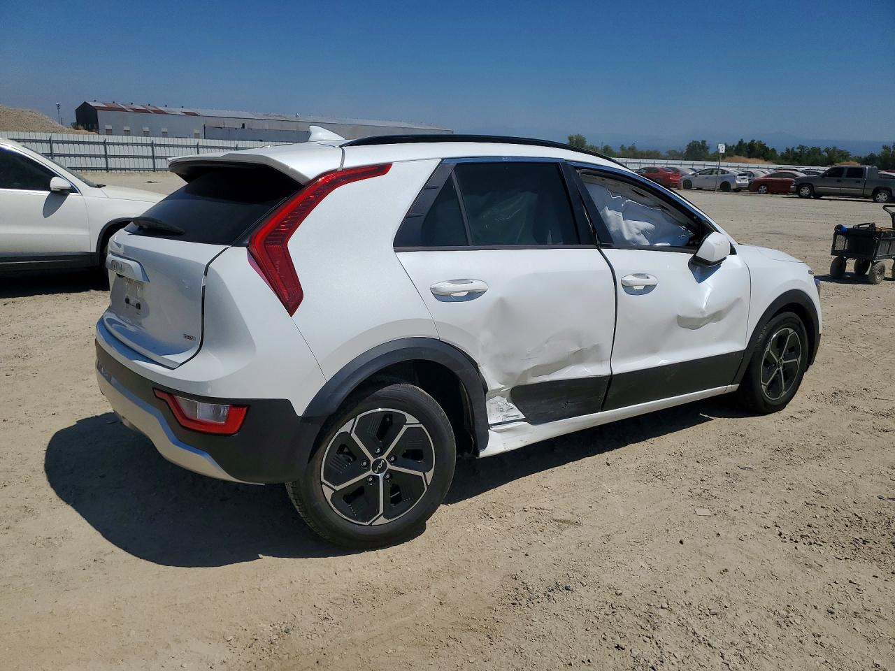 2023 KIA NIRO LX — снимка 3