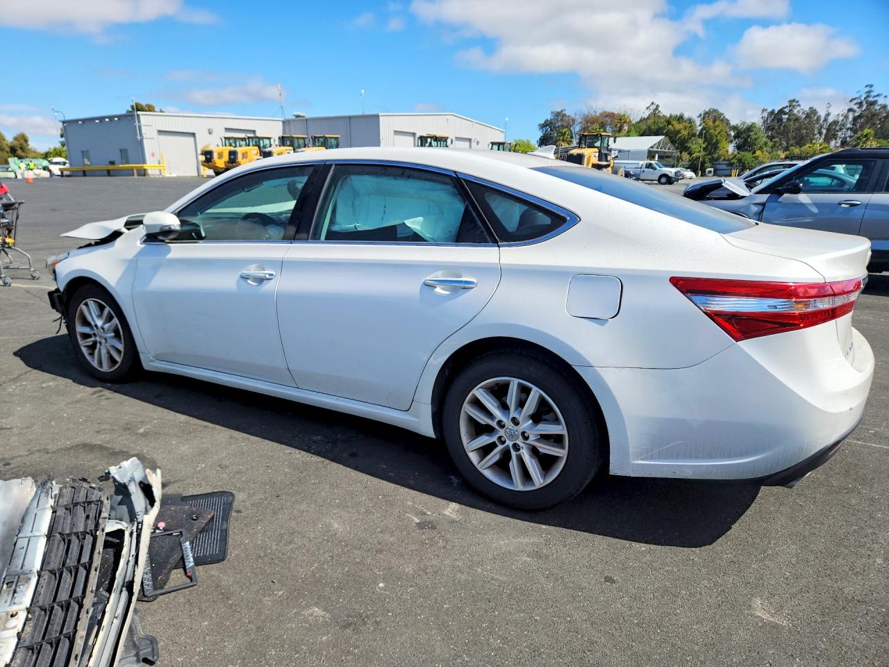 2015 TOYOTA AVALON LIMITED — снимка 2