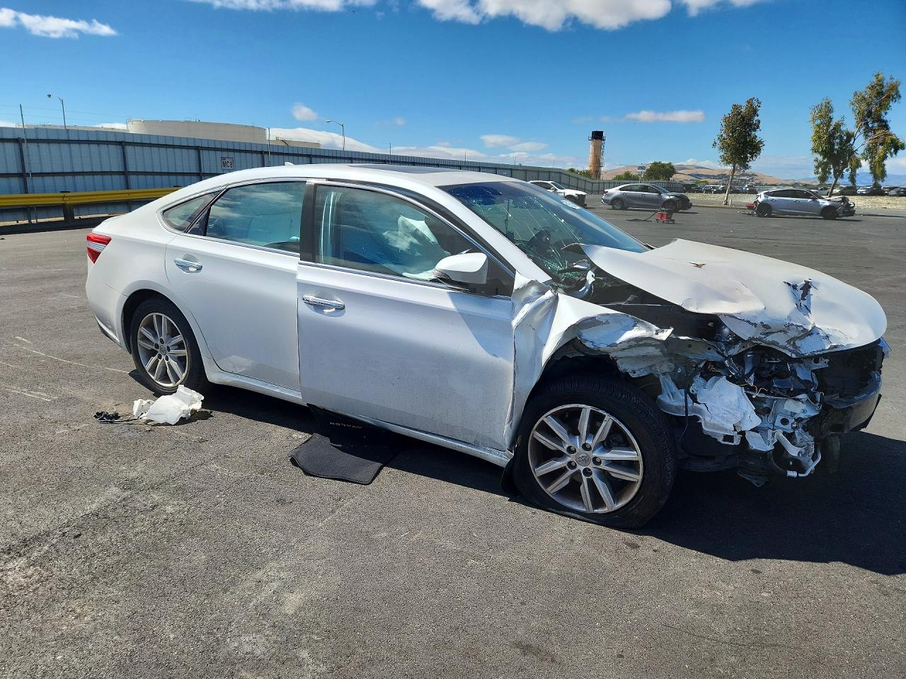 2015 TOYOTA AVALON LIMITED — снимка 4