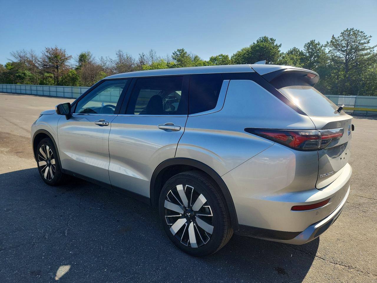 2025 MITSUBISHI OUTLANDER SE — снимка 2