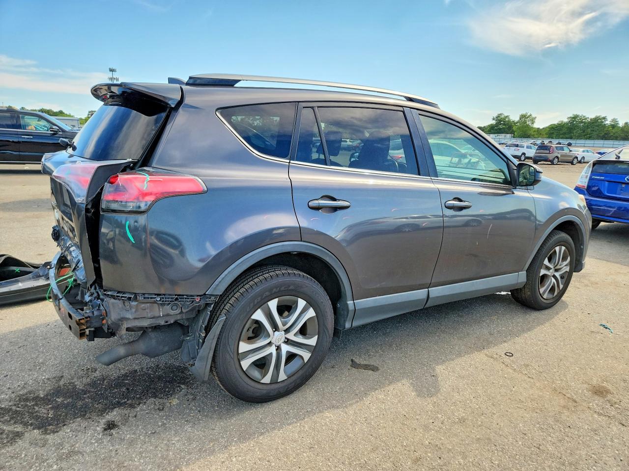2017 TOYOTA RAV4 LE — снимка 3