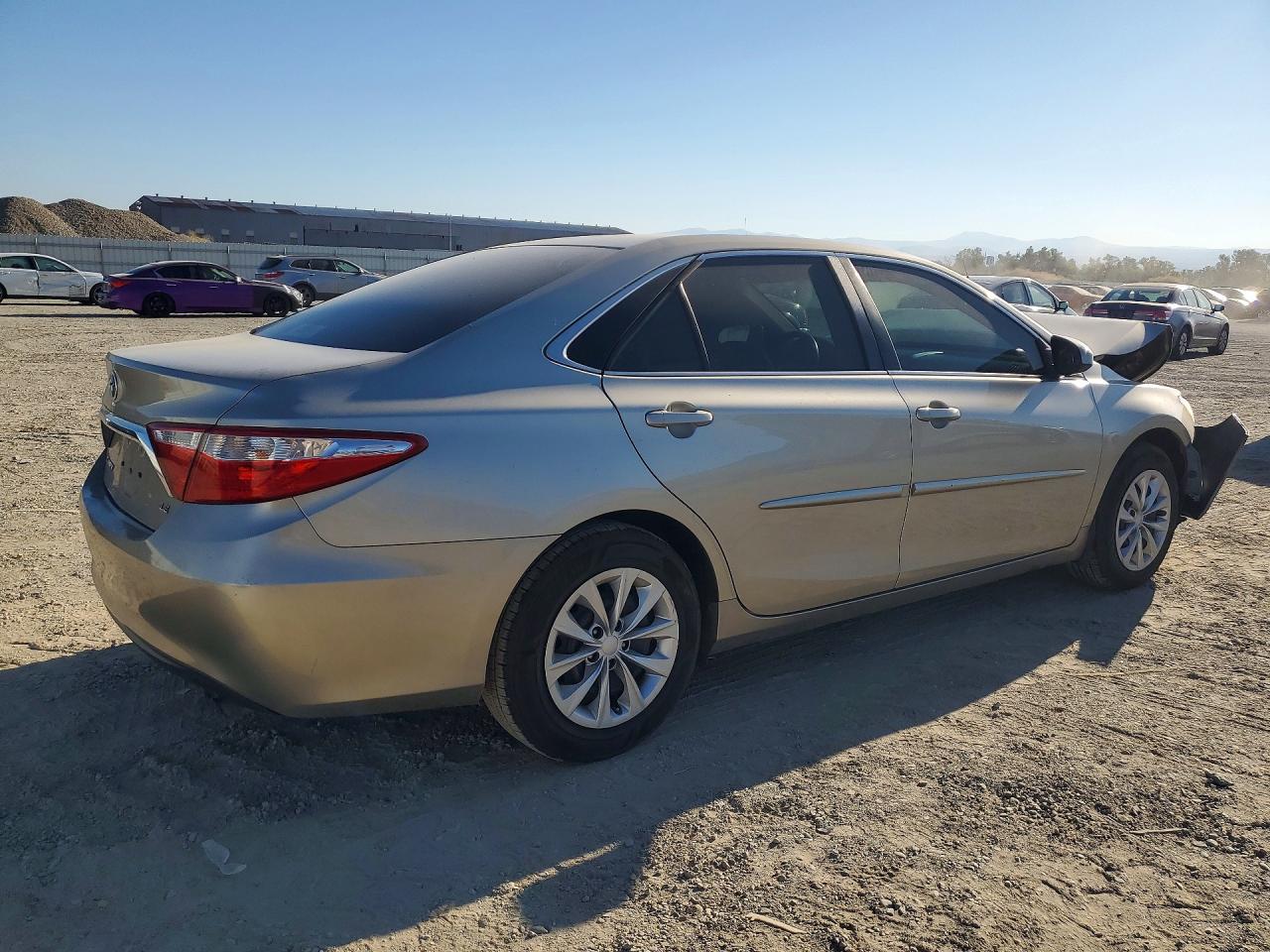 2017 TOYOTA CAMRY LE — снимка 3