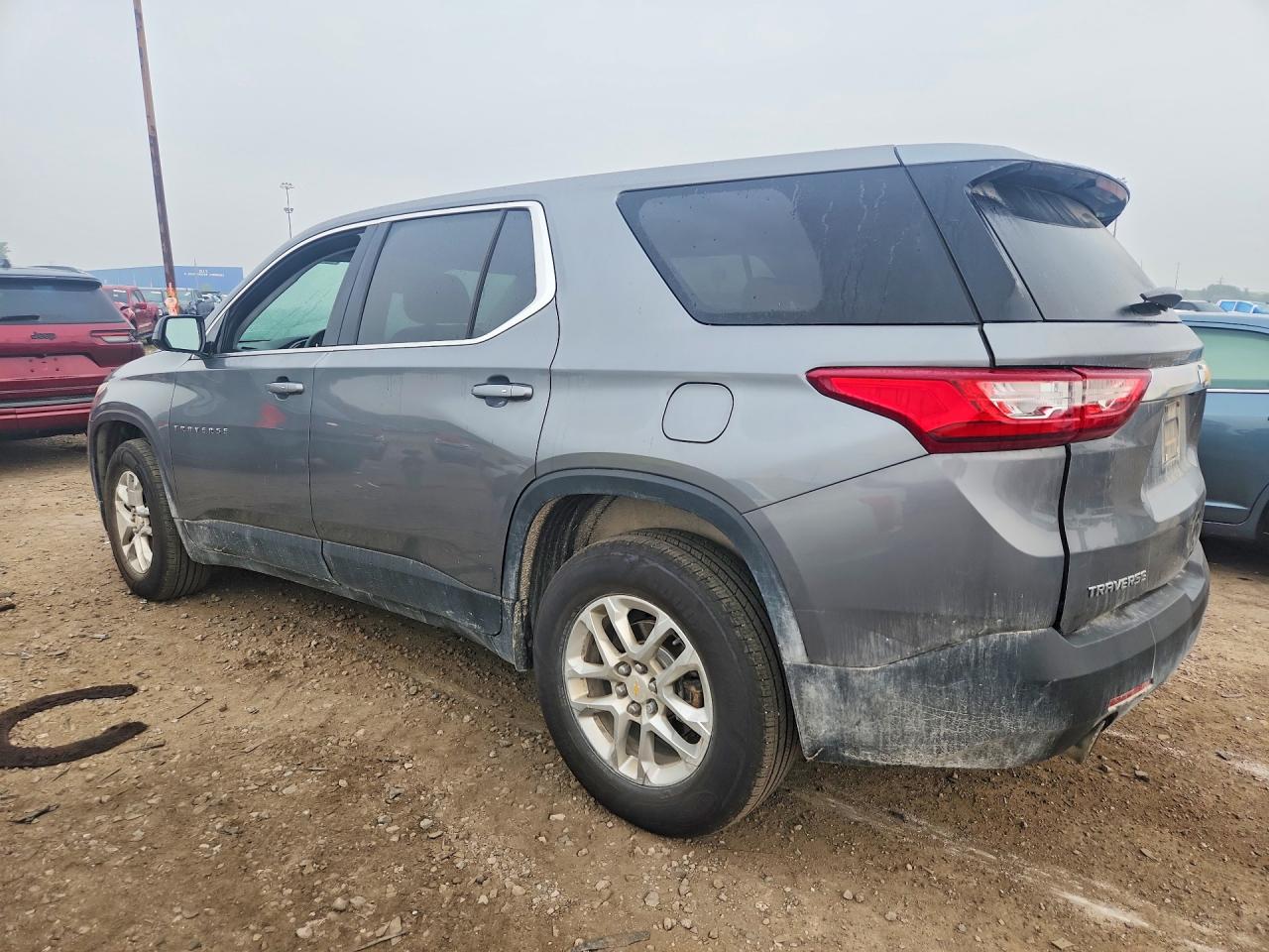 2019 CHEVROLET TRAVERSE LS — снимка 2