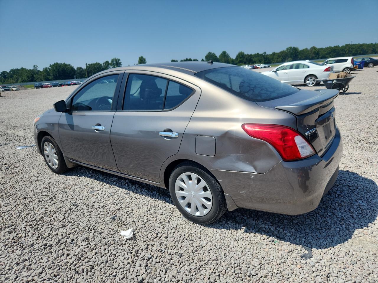 2015 NISSAN VERSA 1.6 SV — снимка 2