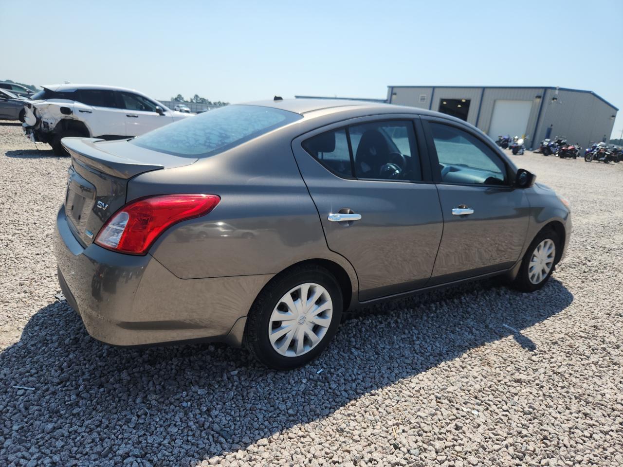 2015 NISSAN VERSA 1.6 SV — снимка 3