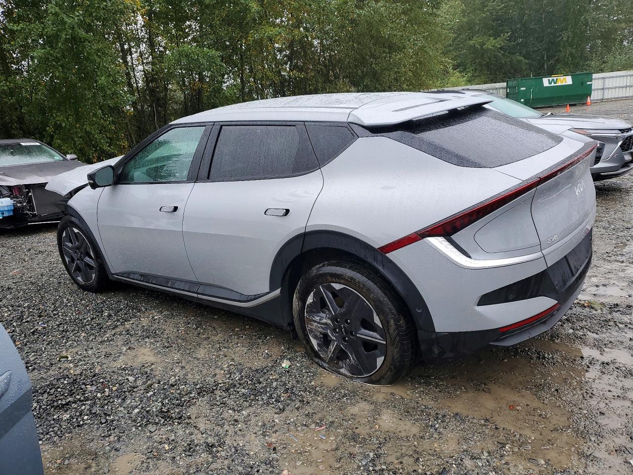 2025 KIA EV6 LIGHT LONG RANGE — photo 2