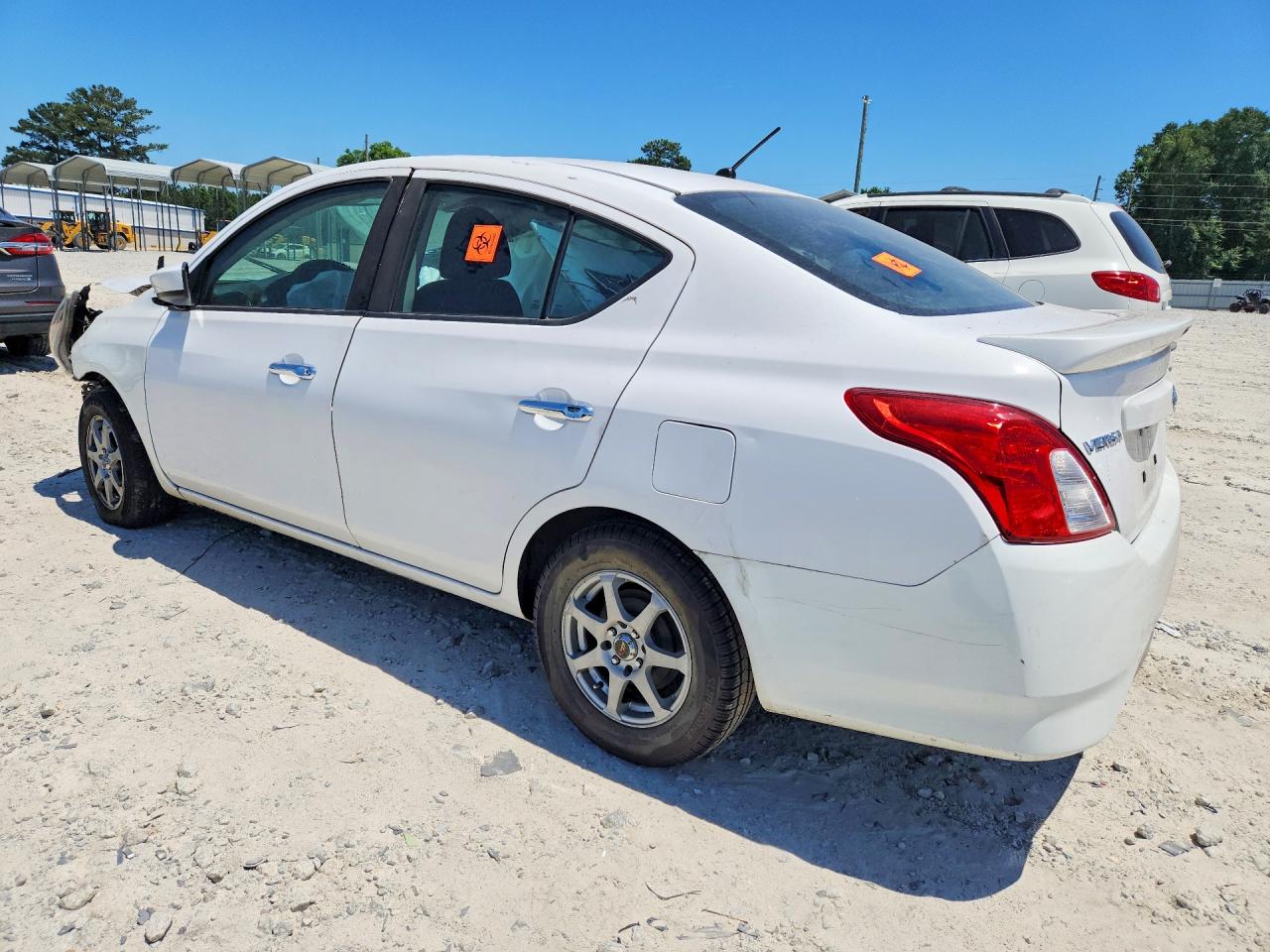 2019 NISSAN VERSA SV — снимка 2