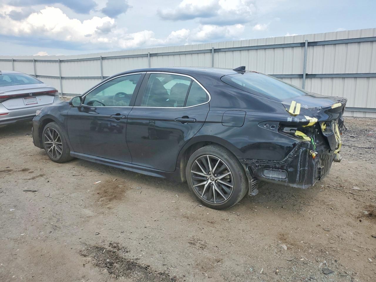 2022 TOYOTA CAMRY SE — снимка 2