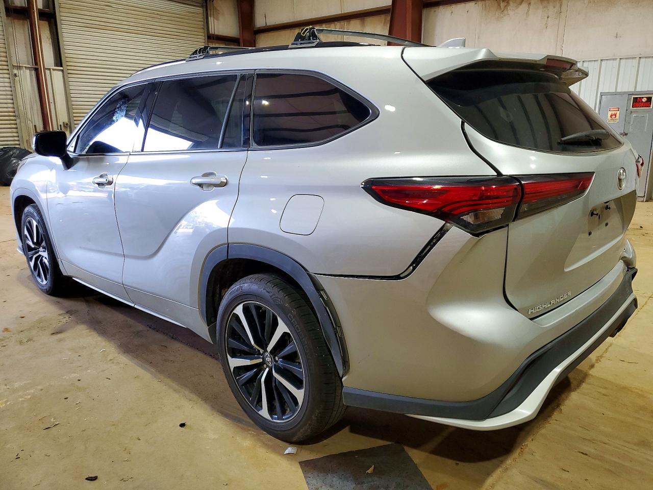 2021 TOYOTA HIGHLANDER XSE — снимка 2