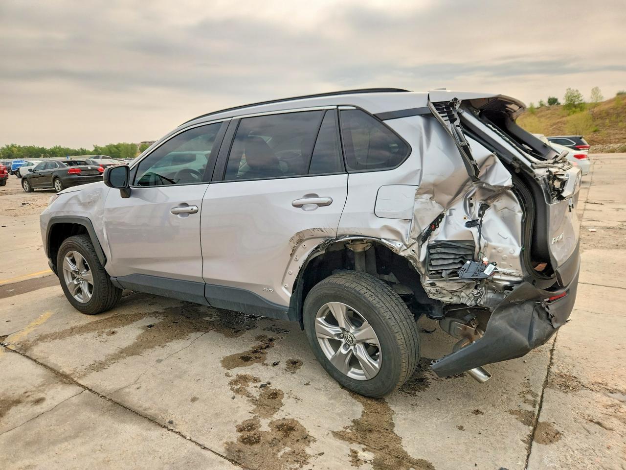 2024 TOYOTA RAV4 LE — снимка 2