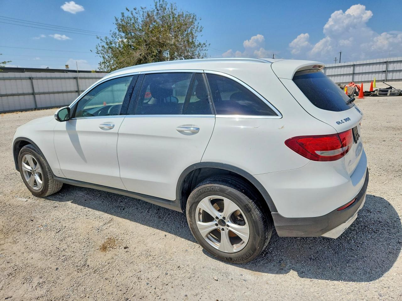 2017 MERCEDES-BENZ GLC 300 — снимка 2