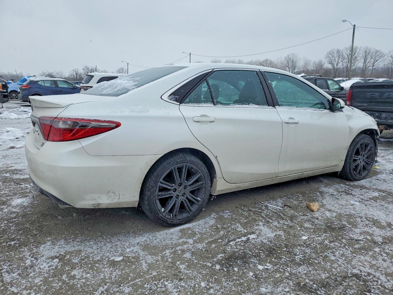 2016 TOYOTA CAMRY LE — снимка 3