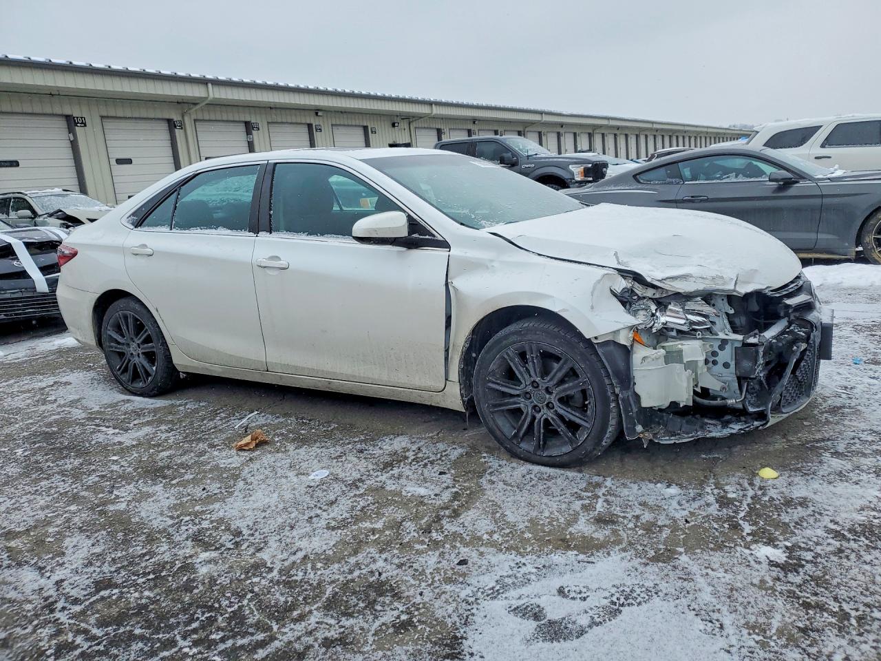2016 TOYOTA CAMRY LE — снимка 4