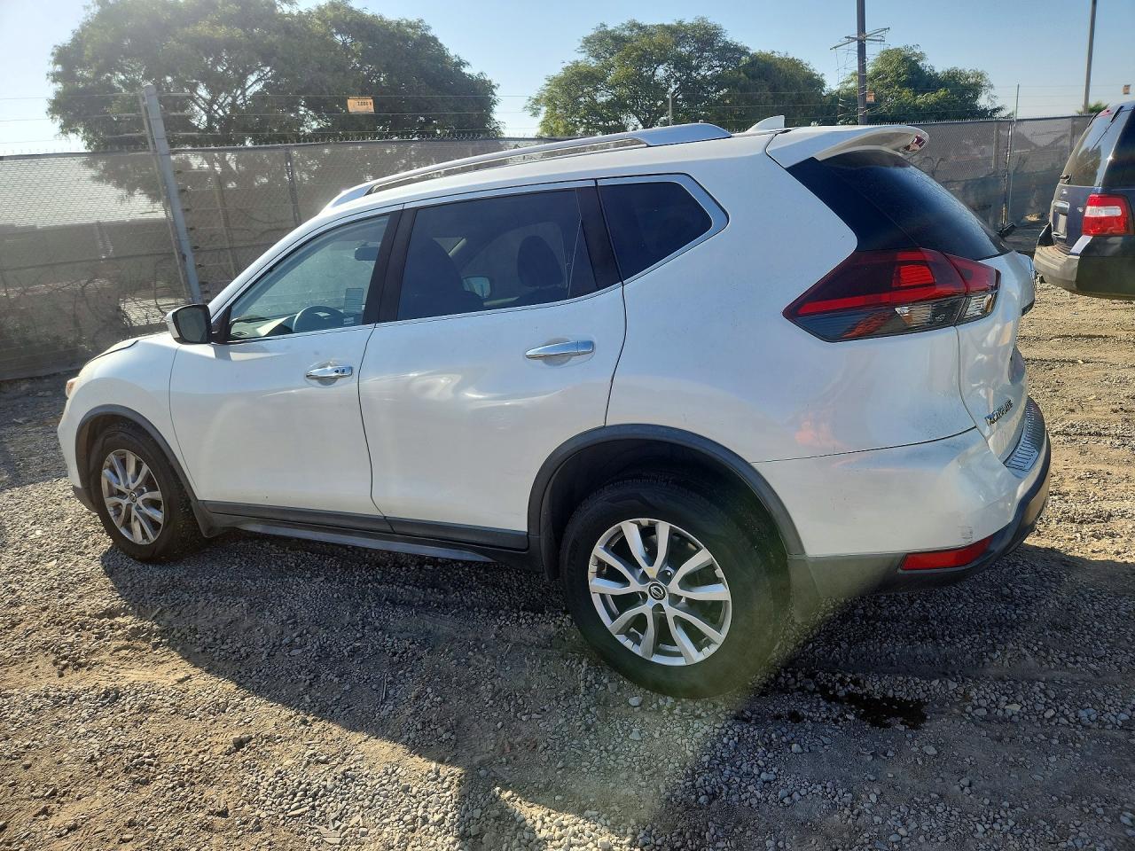 2018 NISSAN ROGUE SV — снимка 2