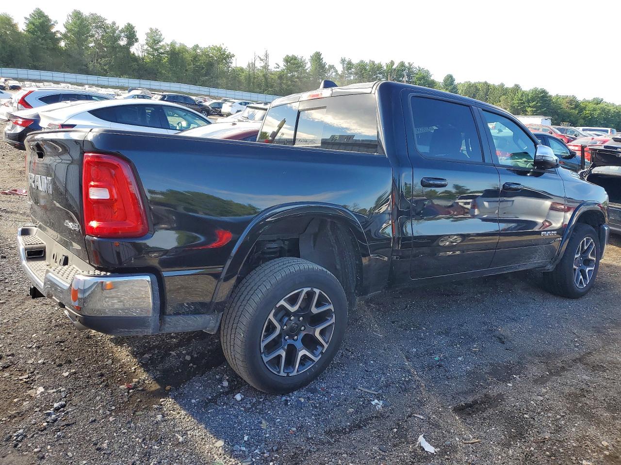 2026 RAM 1500 LARAMIE — снимка 3
