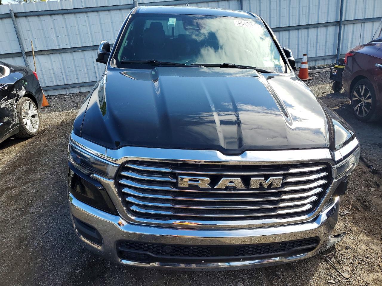 2026 RAM 1500 LARAMIE — снимка 5