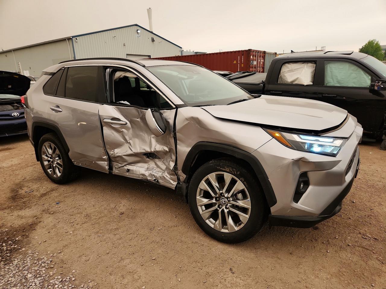 2024 TOYOTA RAV4 XLE — снимка 4