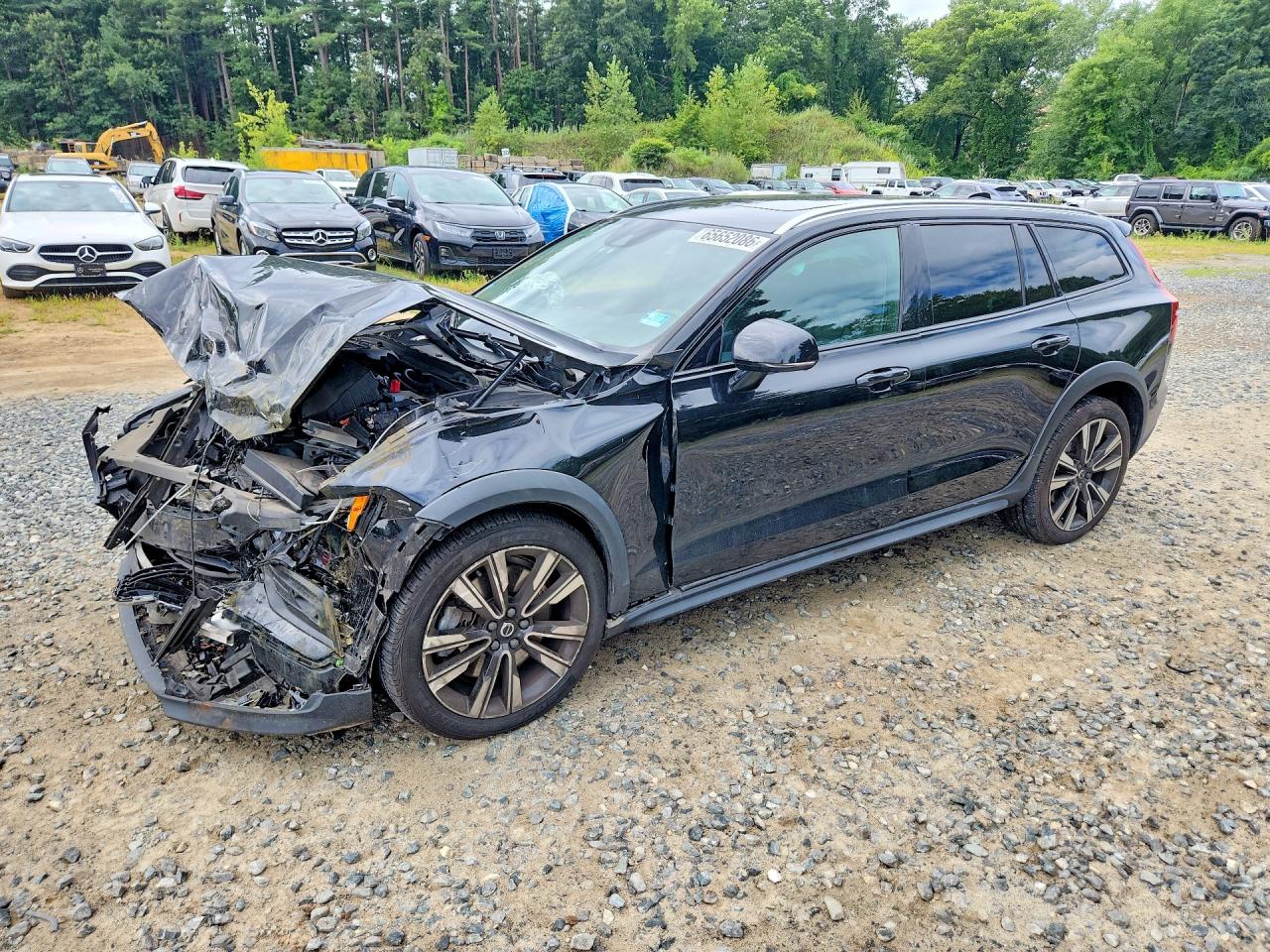 2022 VOLVO V60 CROSS COUNTRY T5 MOMENTUM