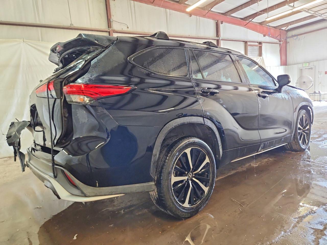 2022 TOYOTA HIGHLANDER XSE — снимка 3