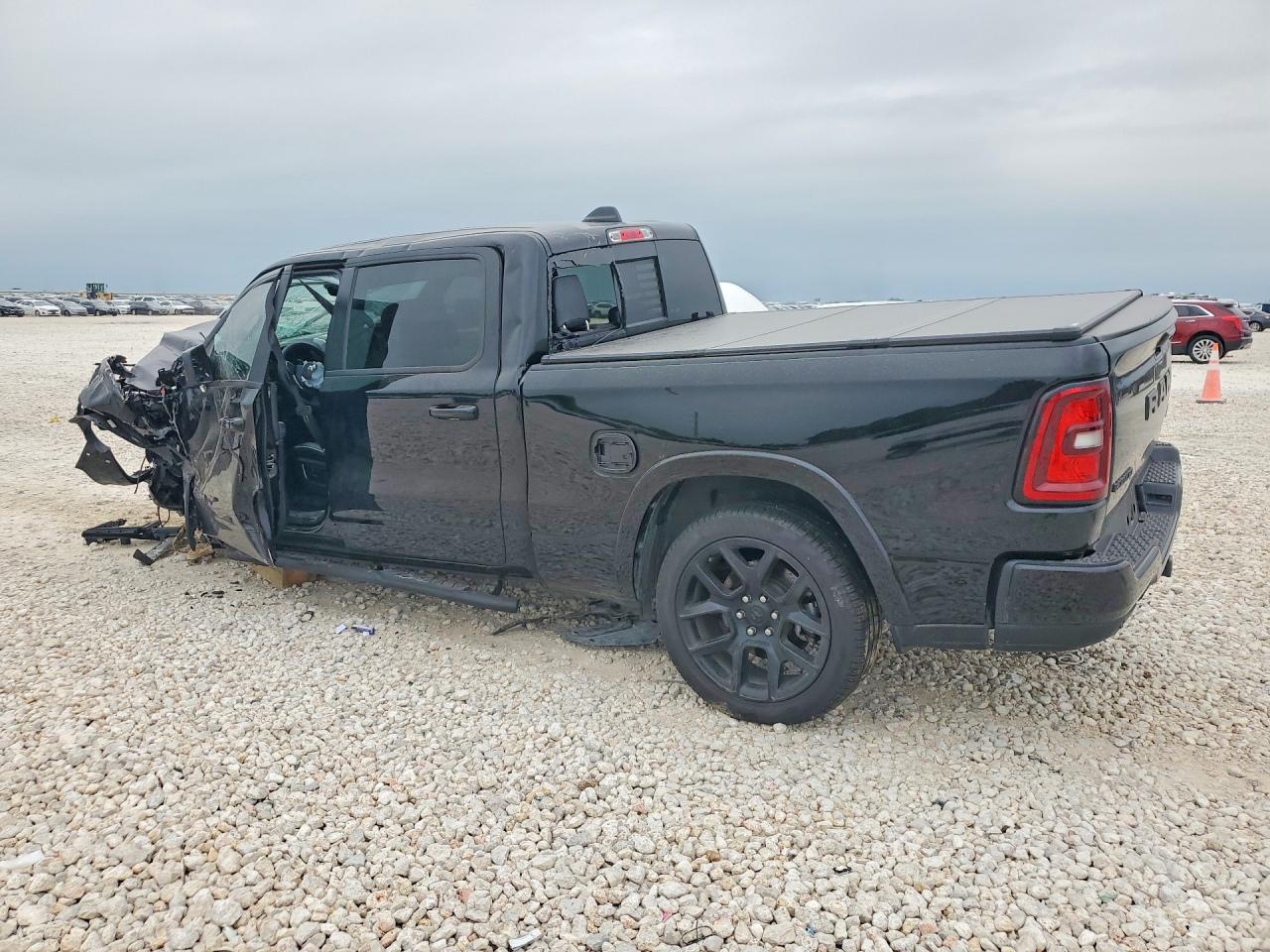 2025 RAM 1500 LARAMIE — снимка 2