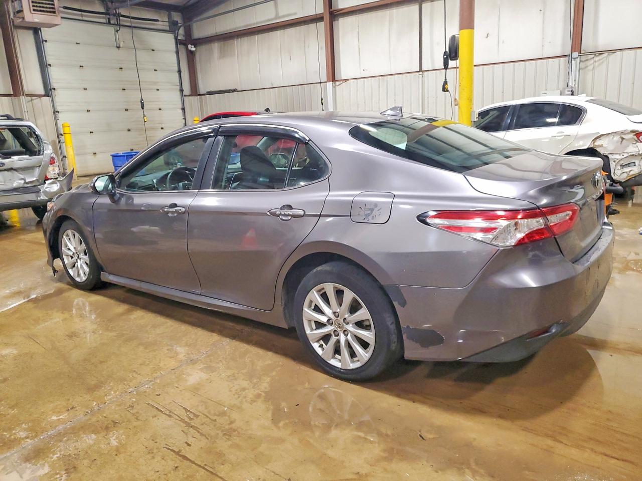 2019 TOYOTA CAMRY LE — снимка 2