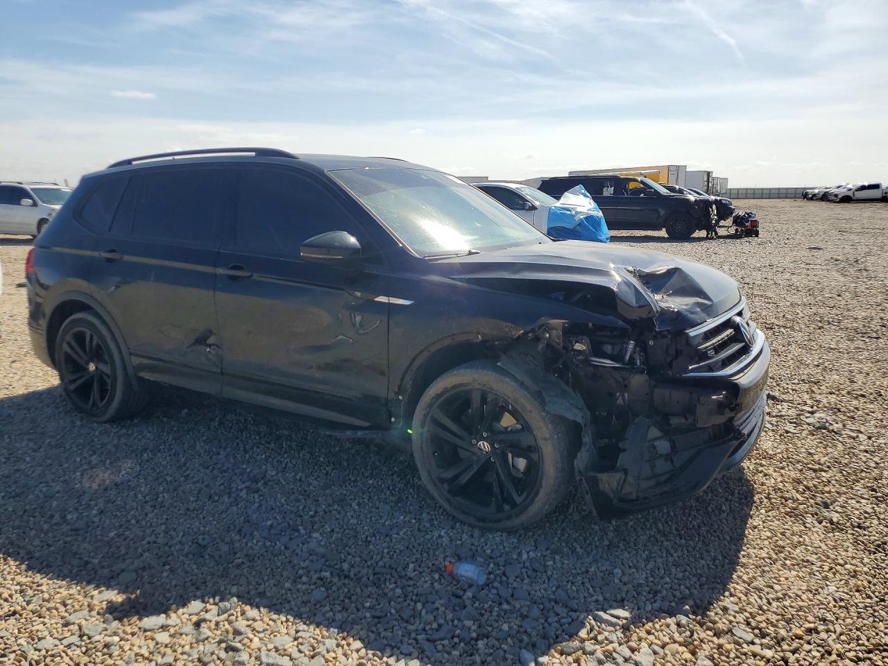 2023 VOLKSWAGEN TIGUAN SE R-LINE BLACK — снимка 4