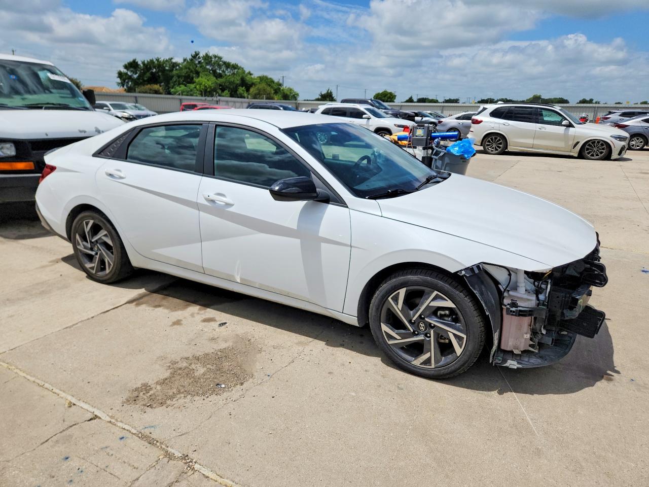 2025 HYUNDAI ELANTRA SEL SPORT — снимка 4