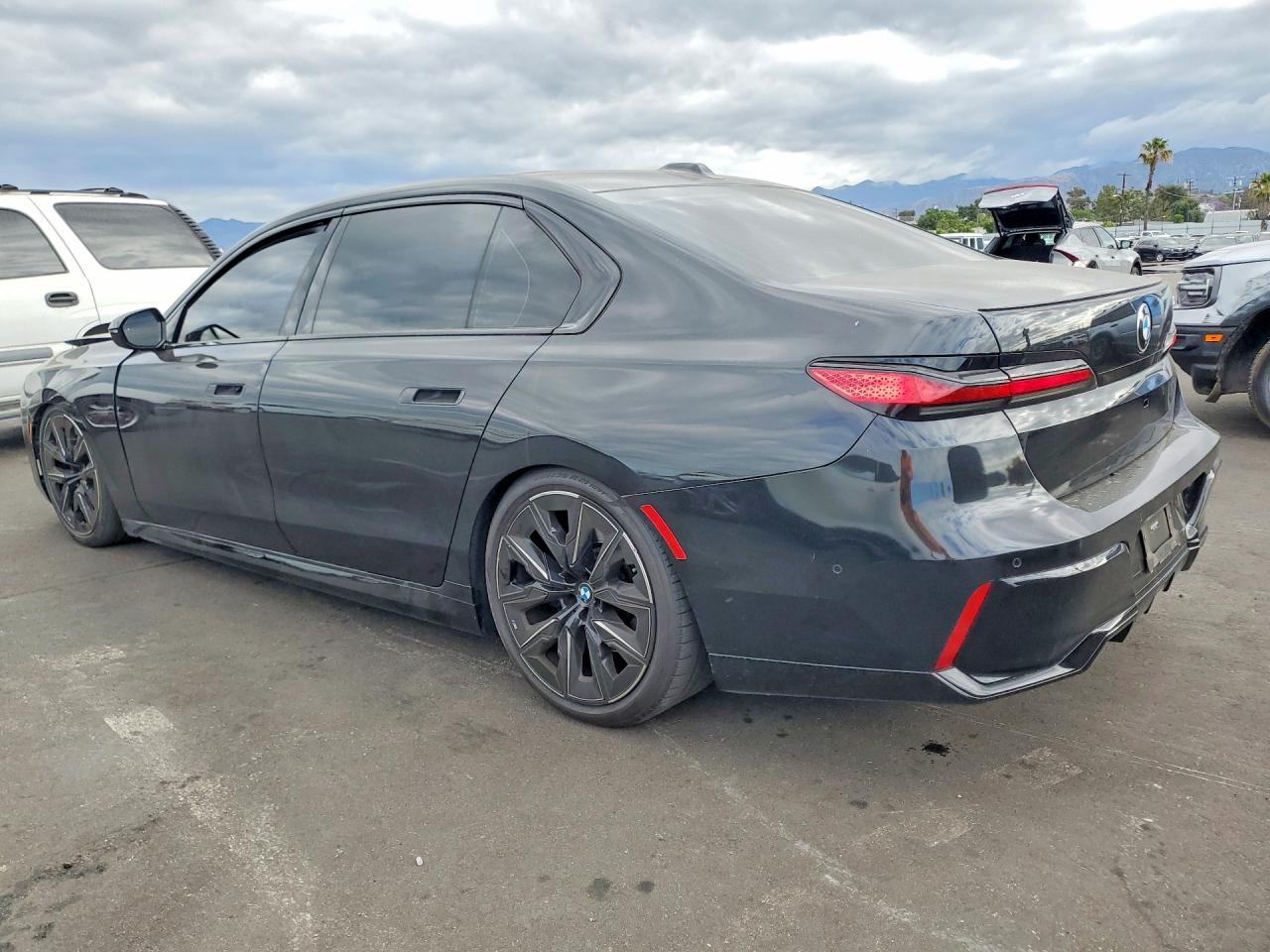 2023 BMW 740 I — снимка 2