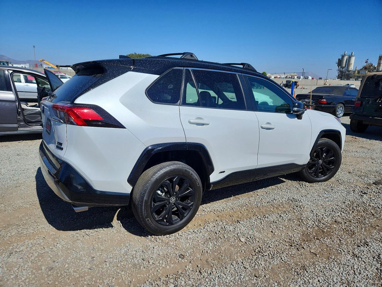 2024 TOYOTA RAV4 XSE — снимка 3