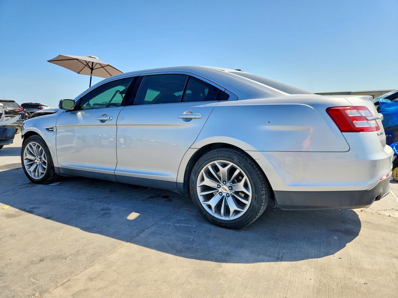 2019 FORD TAURUS LIMITED — снимка 2