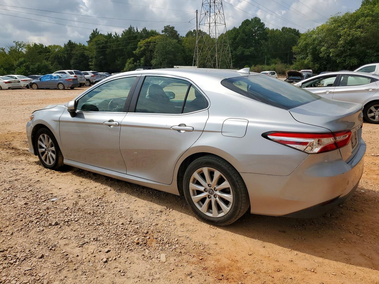2019 TOYOTA CAMRY LE — снимка 2