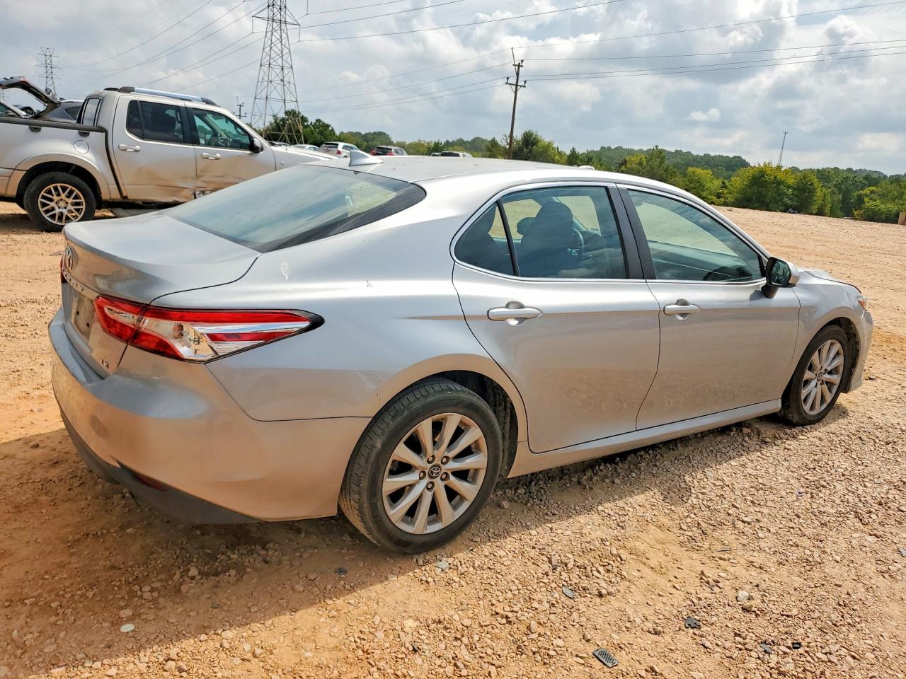 2019 TOYOTA CAMRY LE — снимка 3