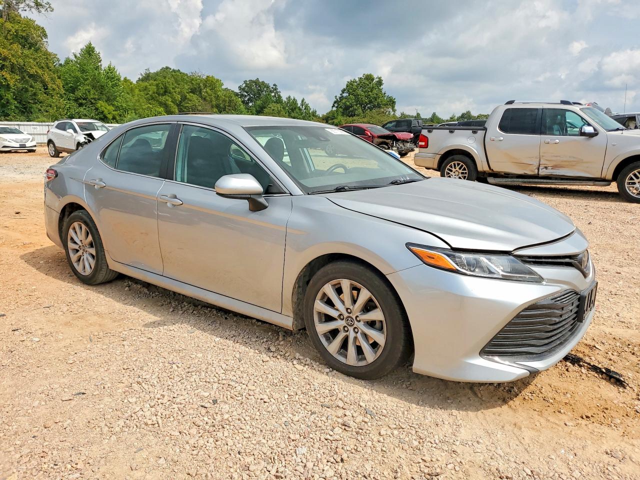 2019 TOYOTA CAMRY LE — снимка 4