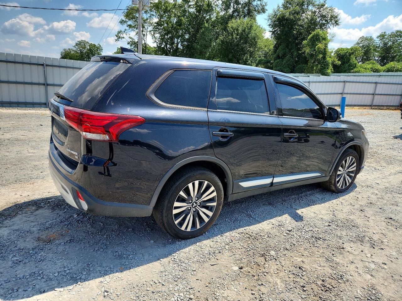 2019 MITSUBISHI OUTLANDER SE — снимка 3