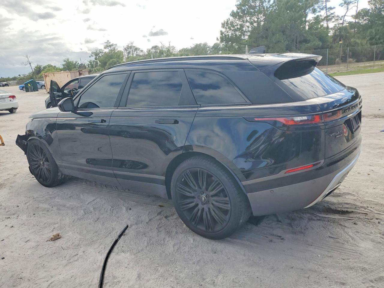 2019 LAND ROVER RANGE ROVER VELAR R-DYNAMIC SE — снимка 2