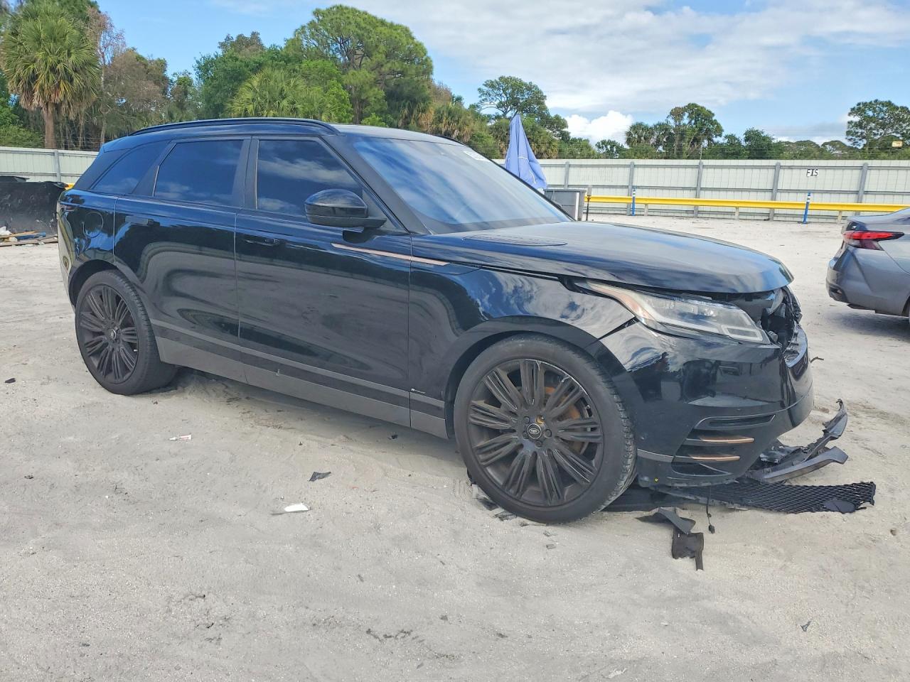 2019 LAND ROVER RANGE ROVER VELAR R-DYNAMIC SE — снимка 4