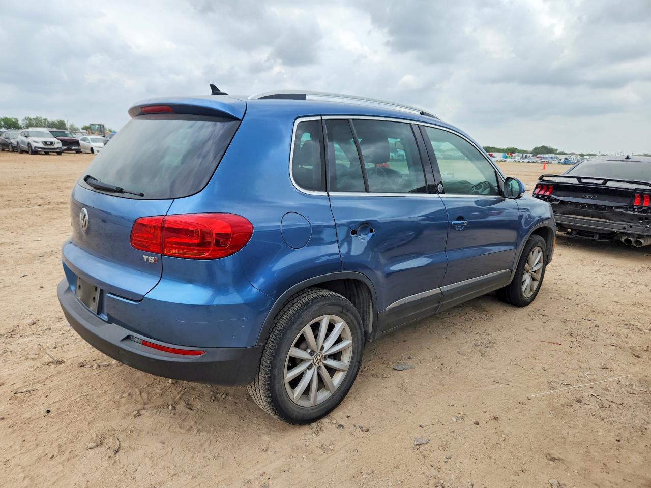 2017 VOLKSWAGEN TIGUAN WOLFSBURG — снимка 3