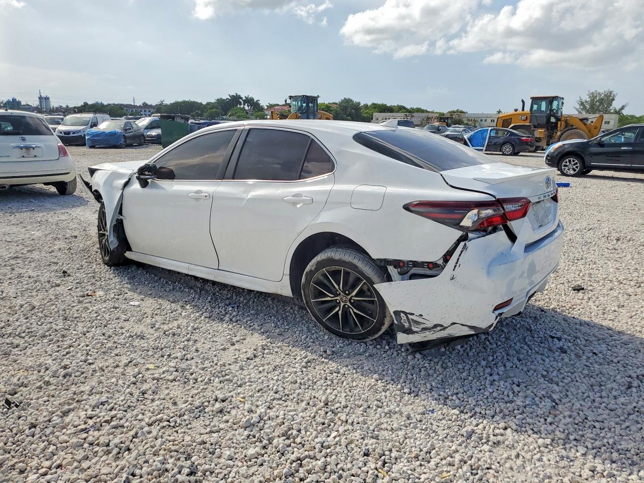 2022 TOYOTA CAMRY SE — снимка 2
