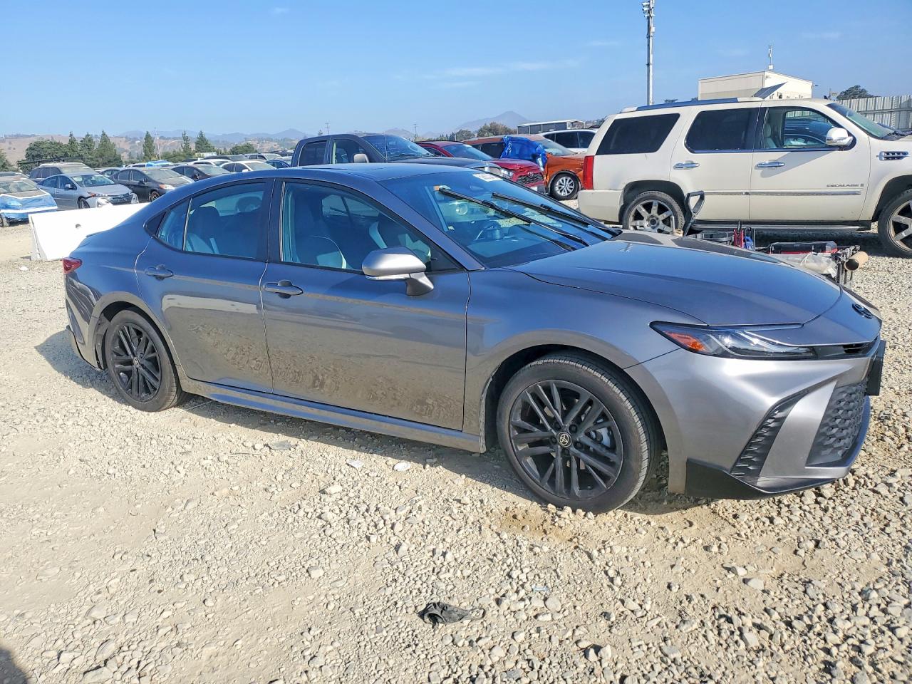2025 TOYOTA CAMRY SE — снимка 4