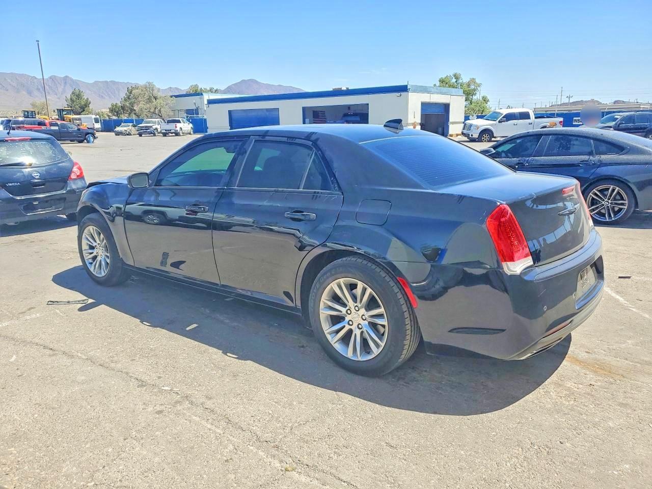 2016 CHRYSLER 300 LIMITED — снимка 2