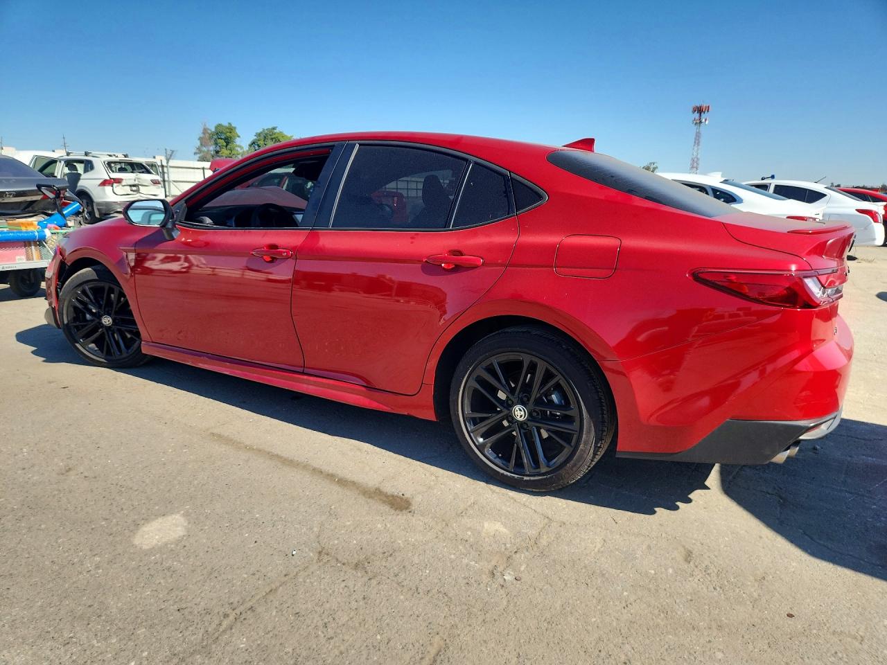 2025 TOYOTA CAMRY SE — снимка 2