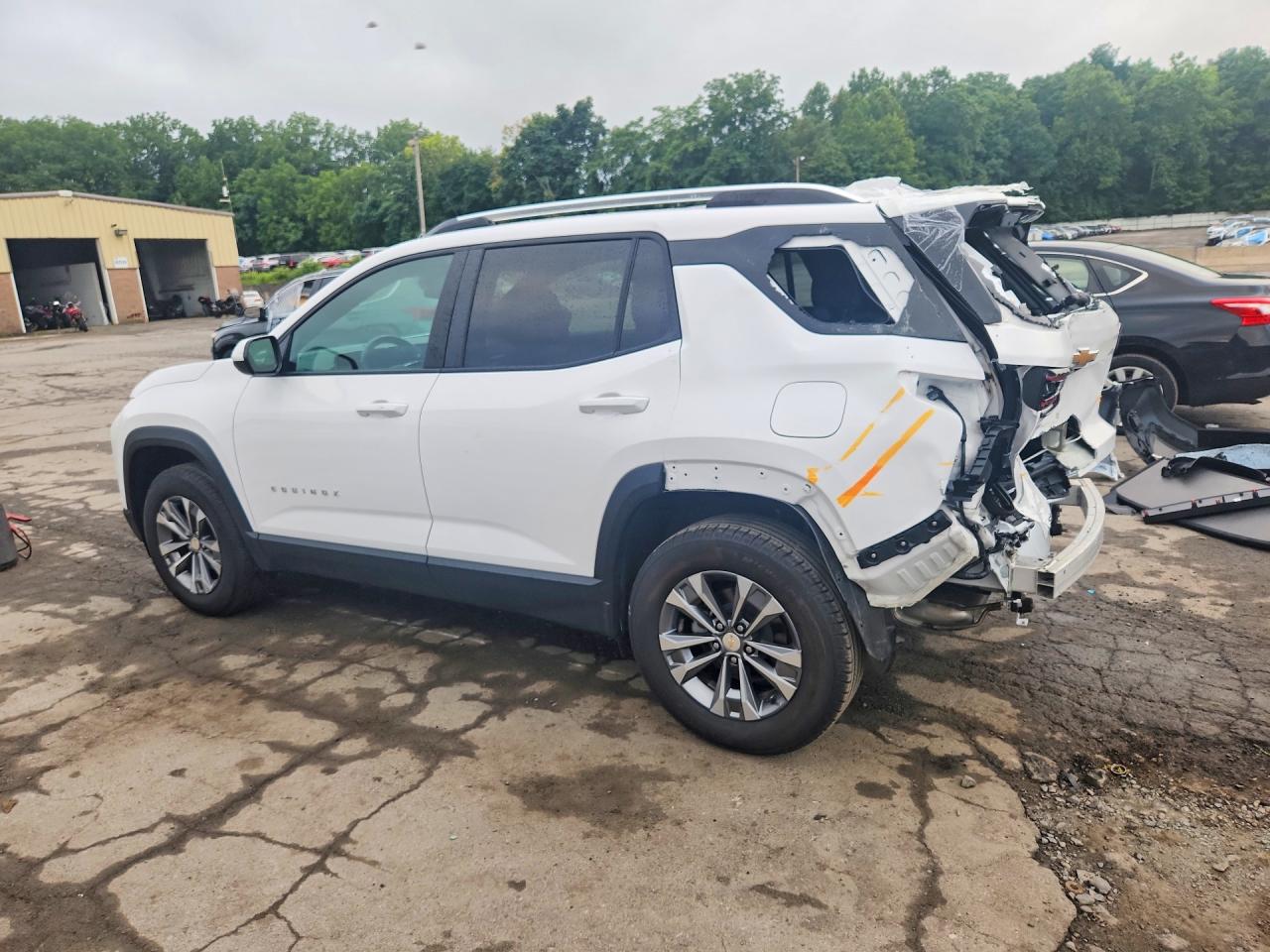 2025 CHEVROLET EQUINOX LT — снимка 2