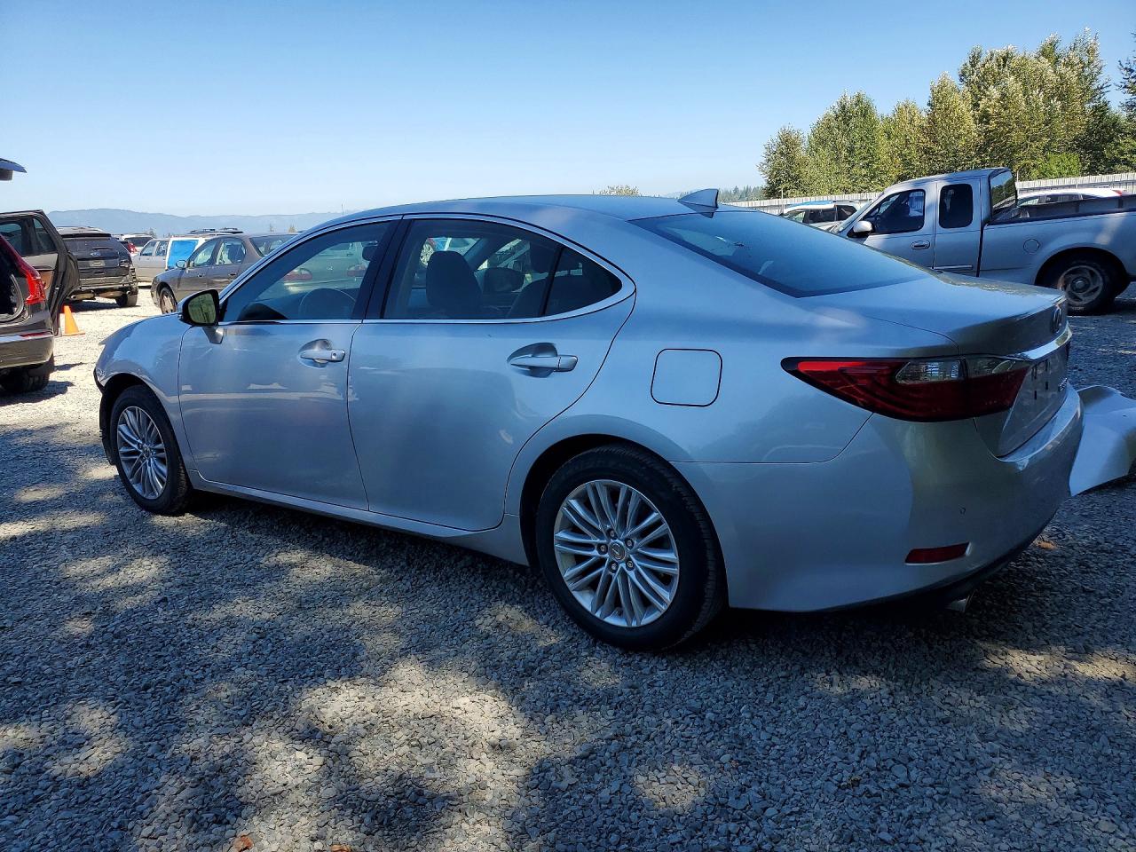 2015 LEXUS ES 350 — снимка 2