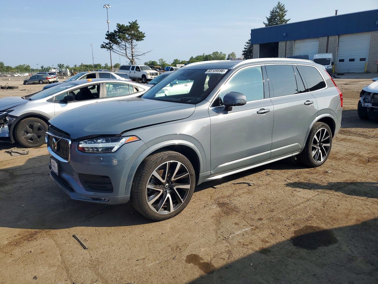 2022 VOLVO XC90 T6 MOMENTUM