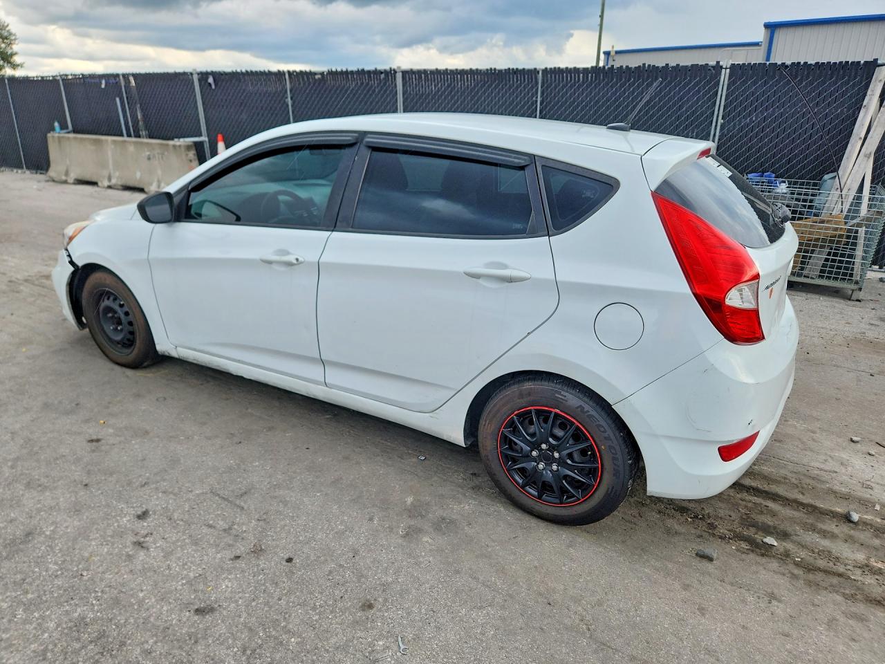 2017 HYUNDAI ACCENT SE — снимка 2