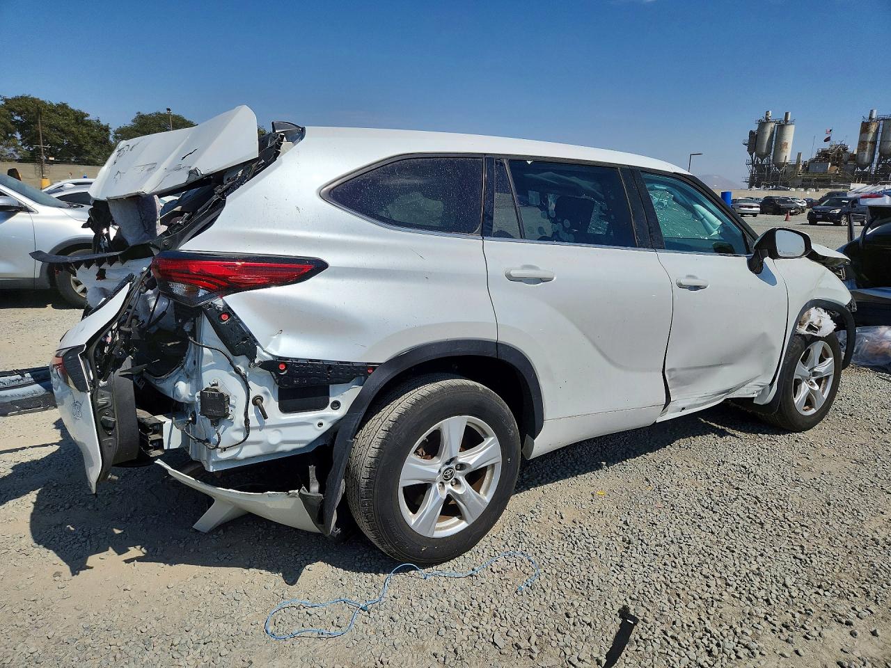 2022 TOYOTA HIGHLANDER LE — снимка 3