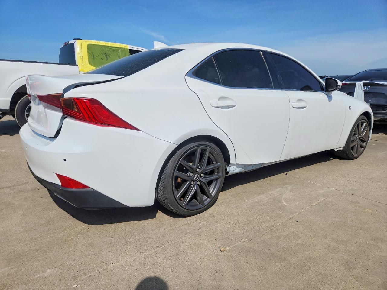 2017 LEXUS IS 300 — снимка 3